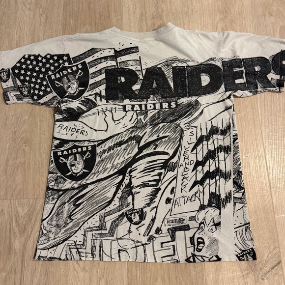 Vintage 90s Raiders AOP T Shirt Magic Johnson Mens Medium NFL All Over Print - Picture 6 of 6